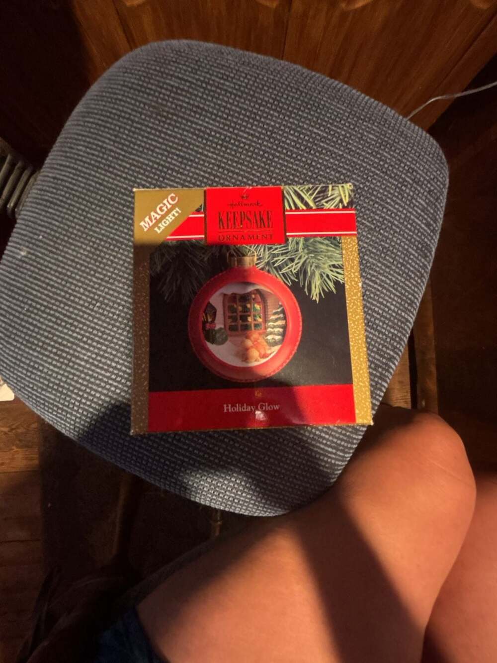 Hallmark Keepsake Ornament 1991 Holiday Glow Magic Light